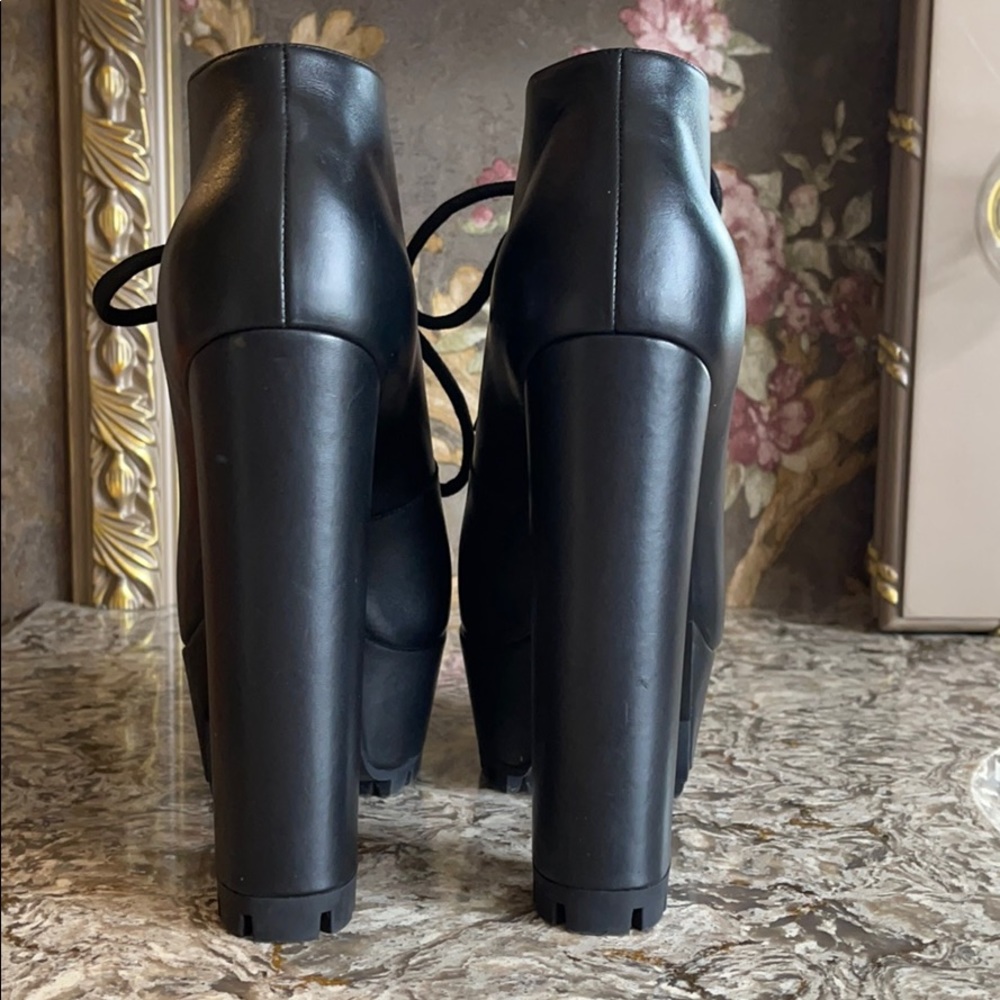 Gucci Black Kayla Lace-Up Leather Platform Boots - Picture 7 of 9